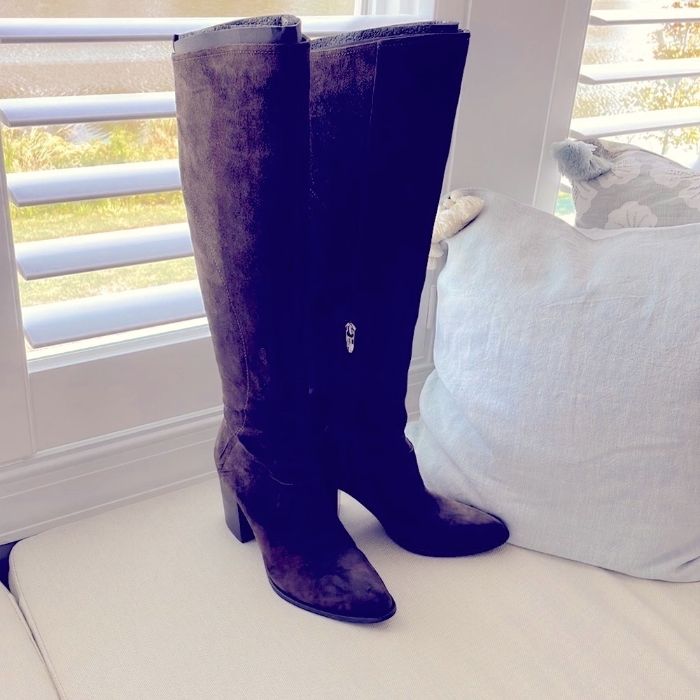 Sigerson Morrison Beautiful Brown Suede Tall Boots. Size 9, EUC.